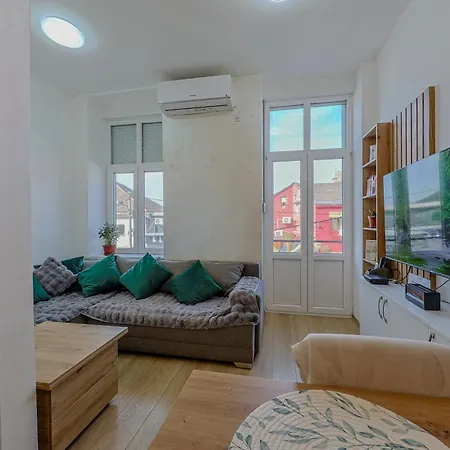 아파트 Cozy Little Place - Parking Available *