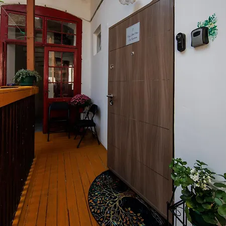 Cozy Little Place - Parking Available *